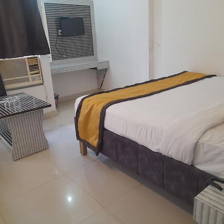 Hotel Global Inn -1 Km From Railway Station - Lift Food And Free Parking Лакхнау Экстерьер фото