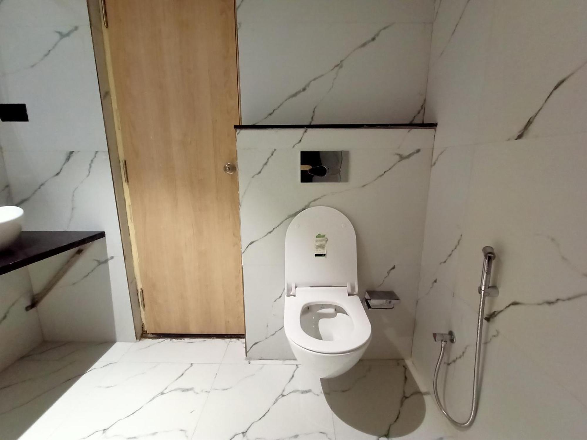 Hotel Global Inn -1 Km From Railway Station - Lift Food And Free Parking Лакхнау Экстерьер фото