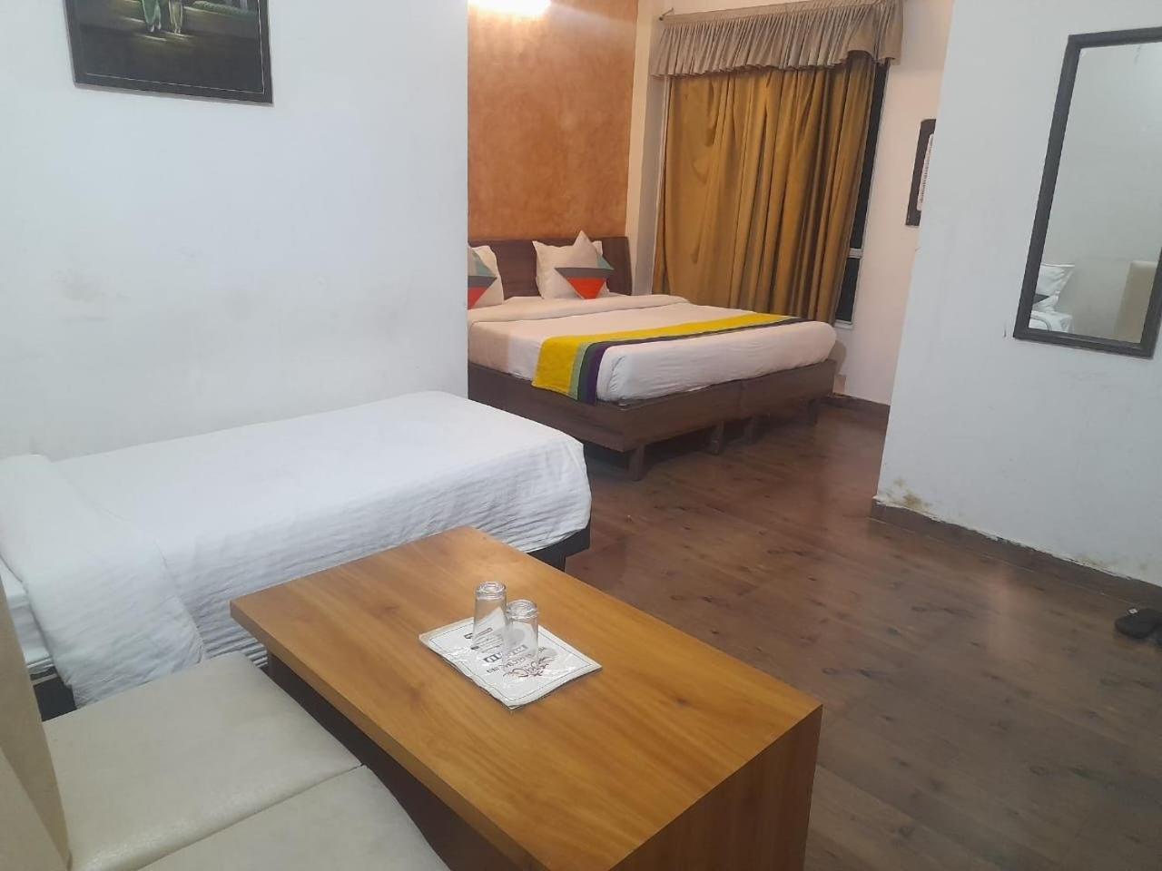 Hotel Global Inn -1 Km From Railway Station - Lift Food And Free Parking Лакхнау Номер фото