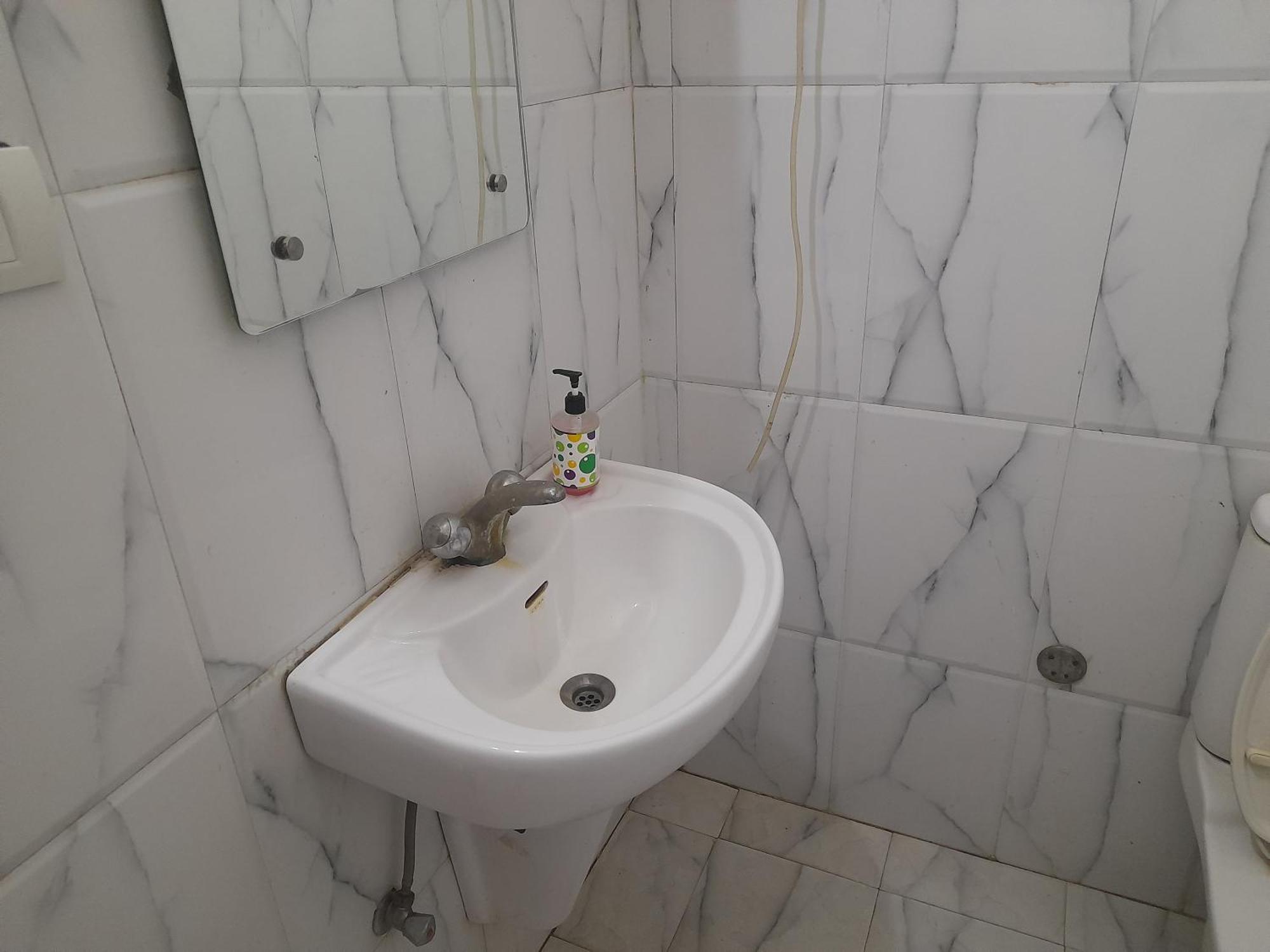 Hotel Global Inn -1 Km From Railway Station - Lift Food And Free Parking Лакхнау Экстерьер фото