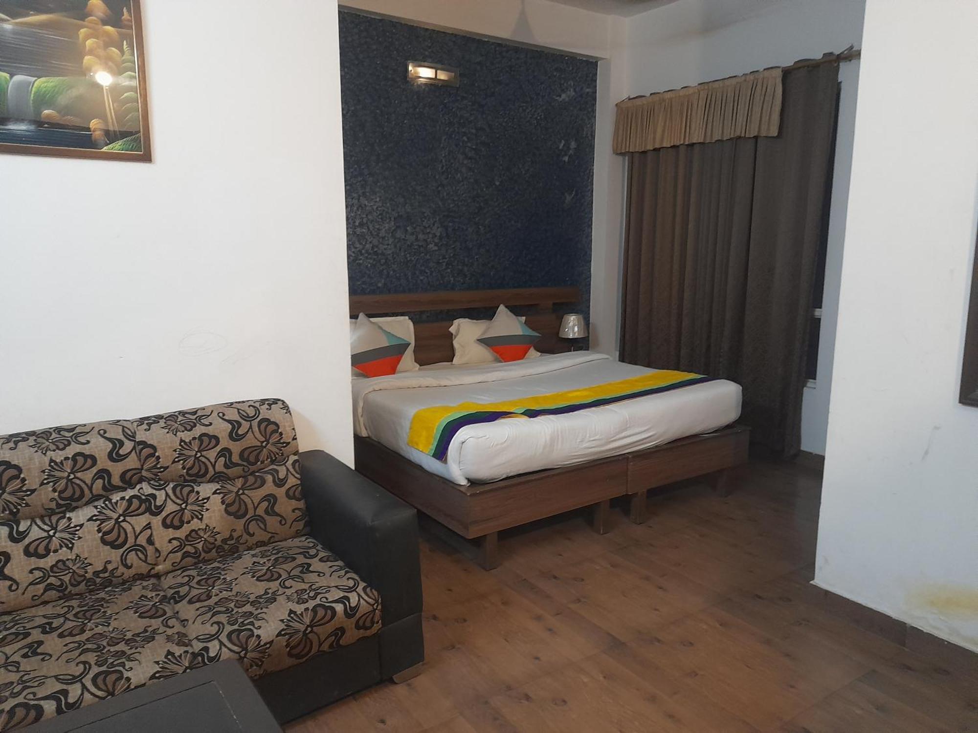 Hotel Global Inn -1 Km From Railway Station - Lift Food And Free Parking Лакхнау Экстерьер фото