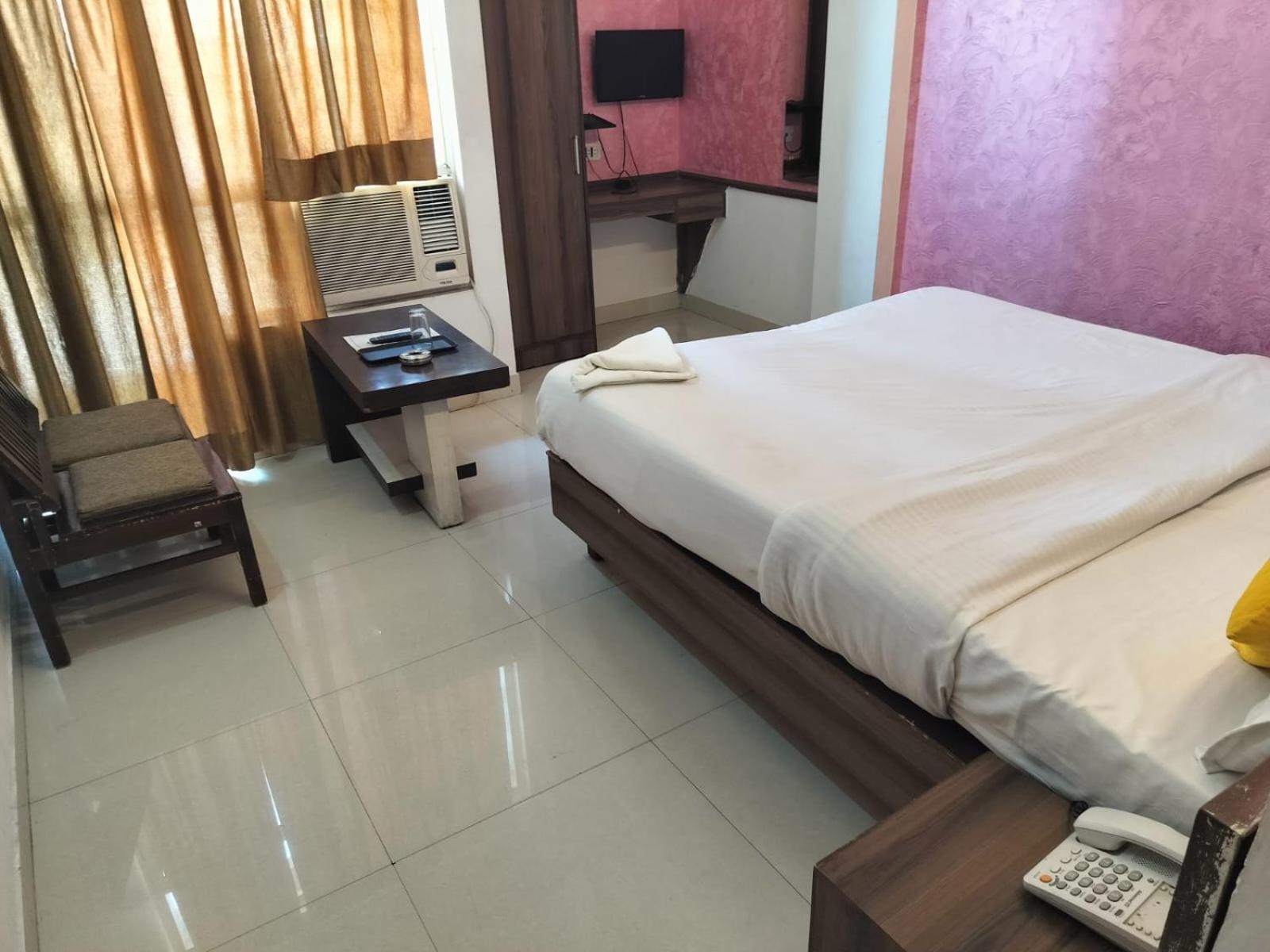 Hotel Global Inn -1 Km From Railway Station - Lift Food And Free Parking Лакхнау Номер фото